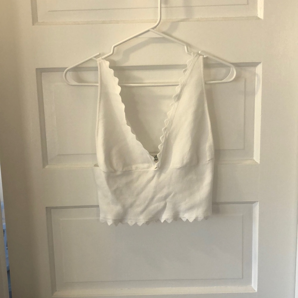 White crop top/bralette